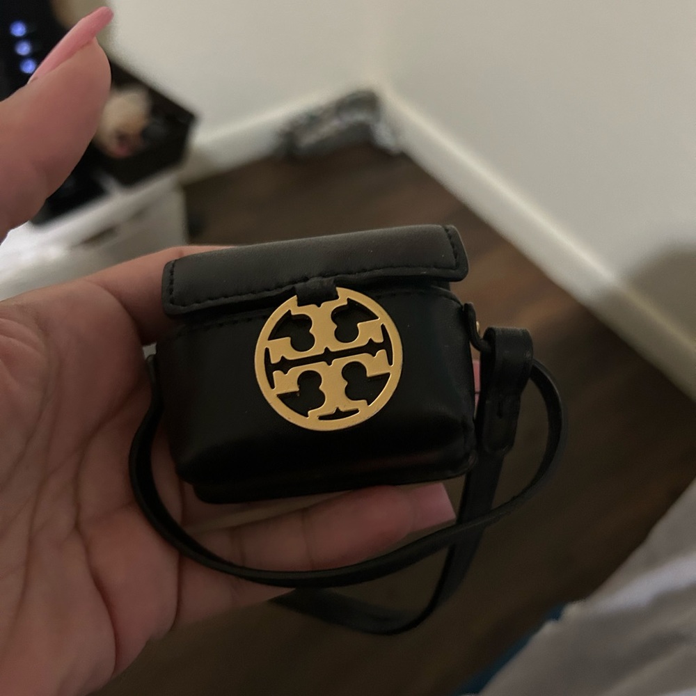 Tory Burch AirPod pro case